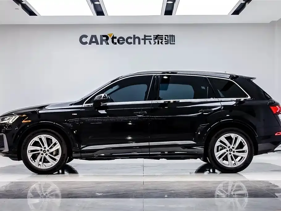 Audi Q7 — фото 9