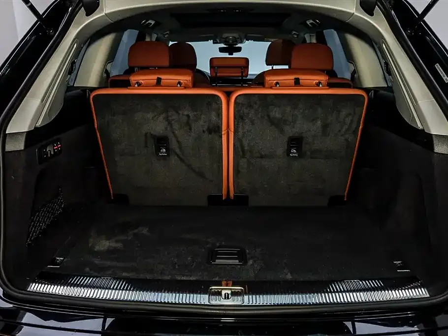 Audi Q7 — фото 10