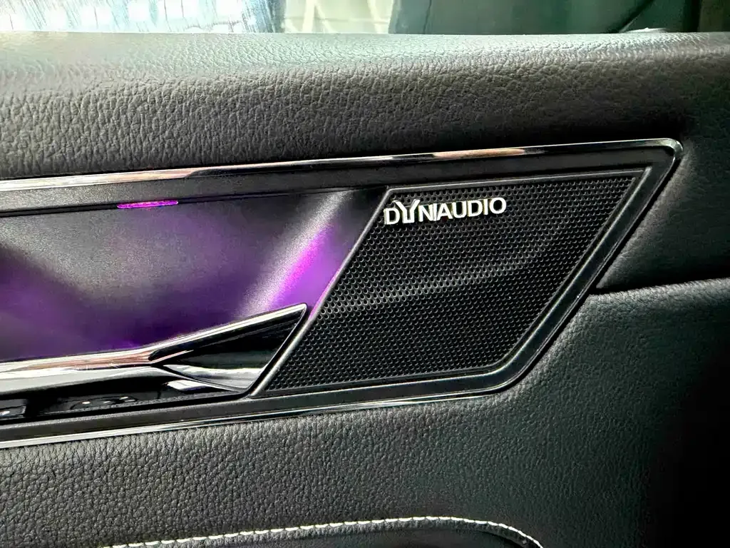 Skoda Superb — фото 10