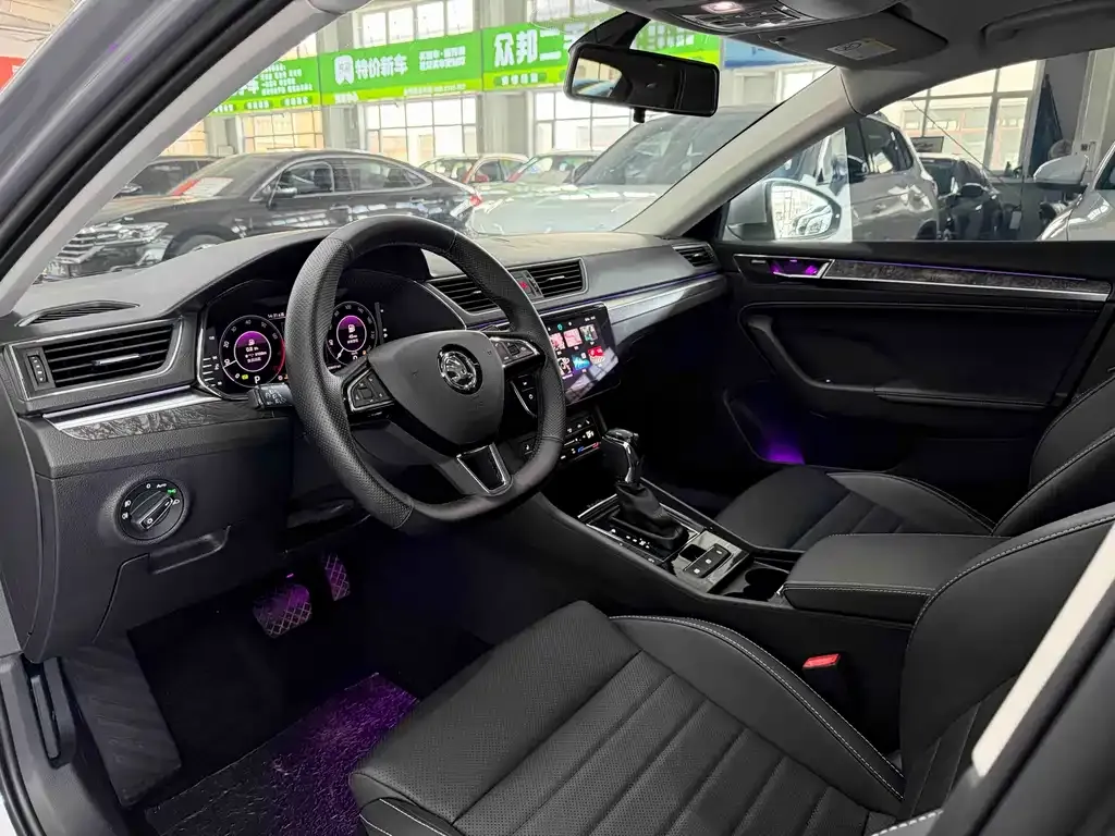 Skoda Superb — фото 3