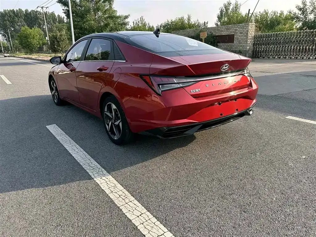 Hyundai Elantra — фото 9