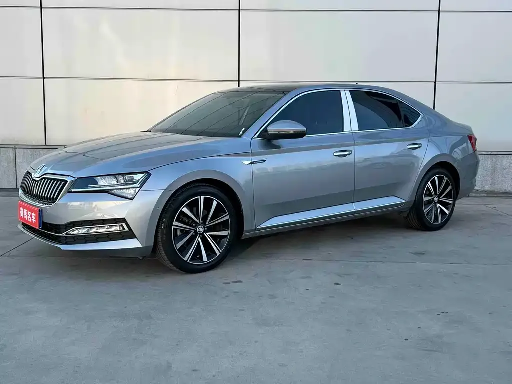 Skoda Superb — фото 1
