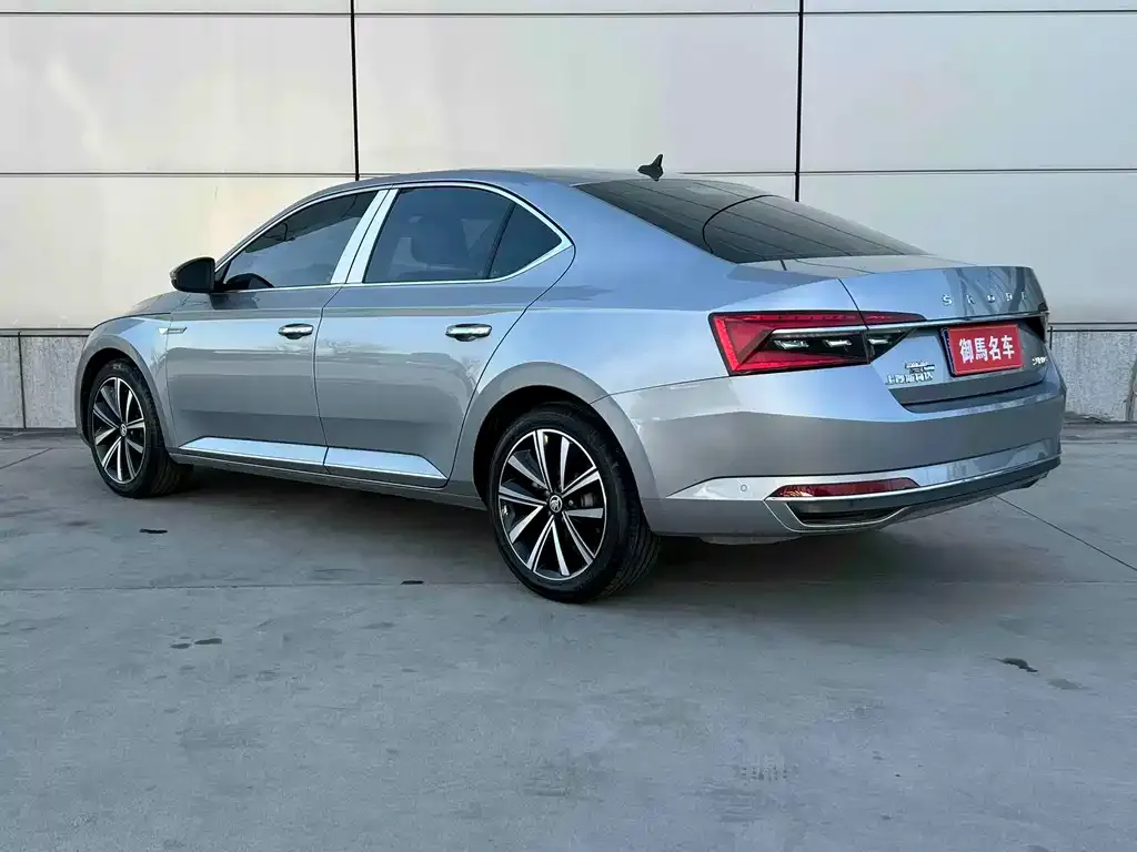 Skoda Superb — фото 6