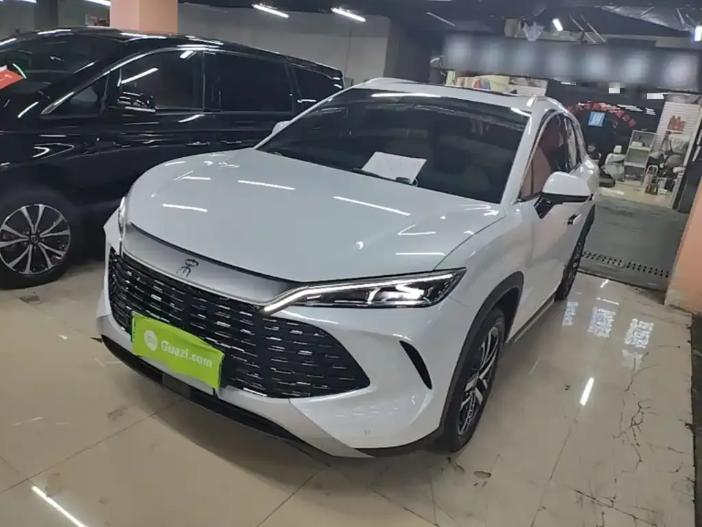 BYD L DM-i — фото 1