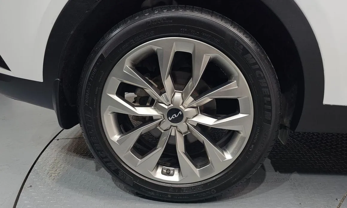 Kia Sorento — фото 8