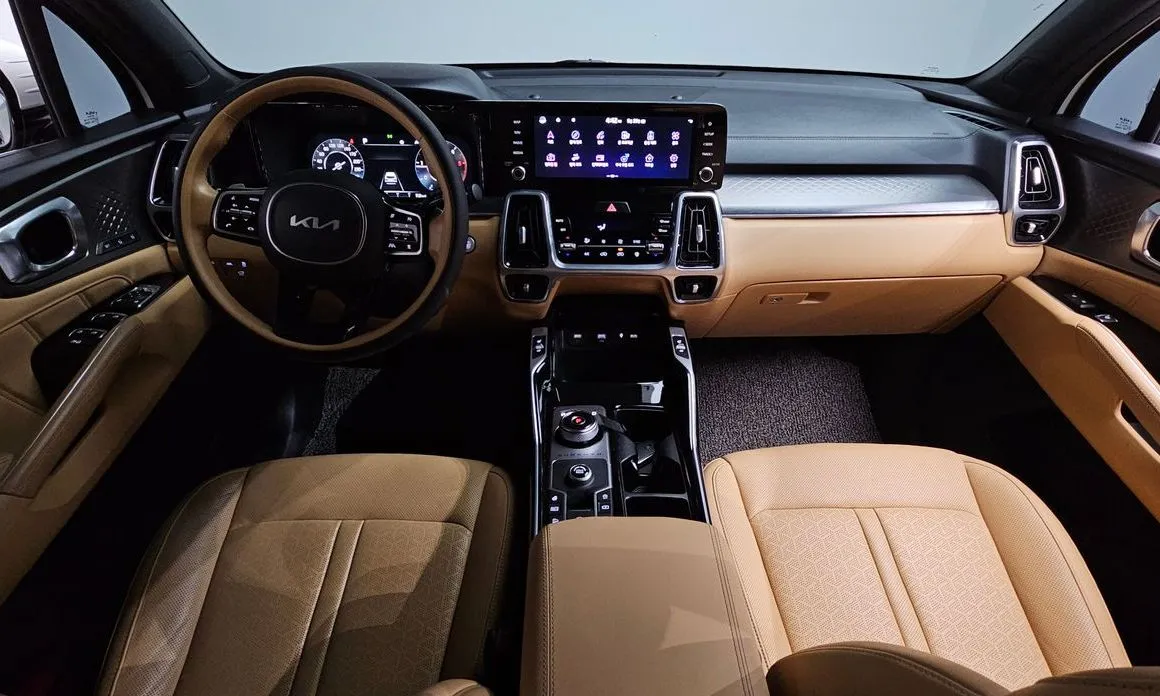 Kia Sorento — фото 9