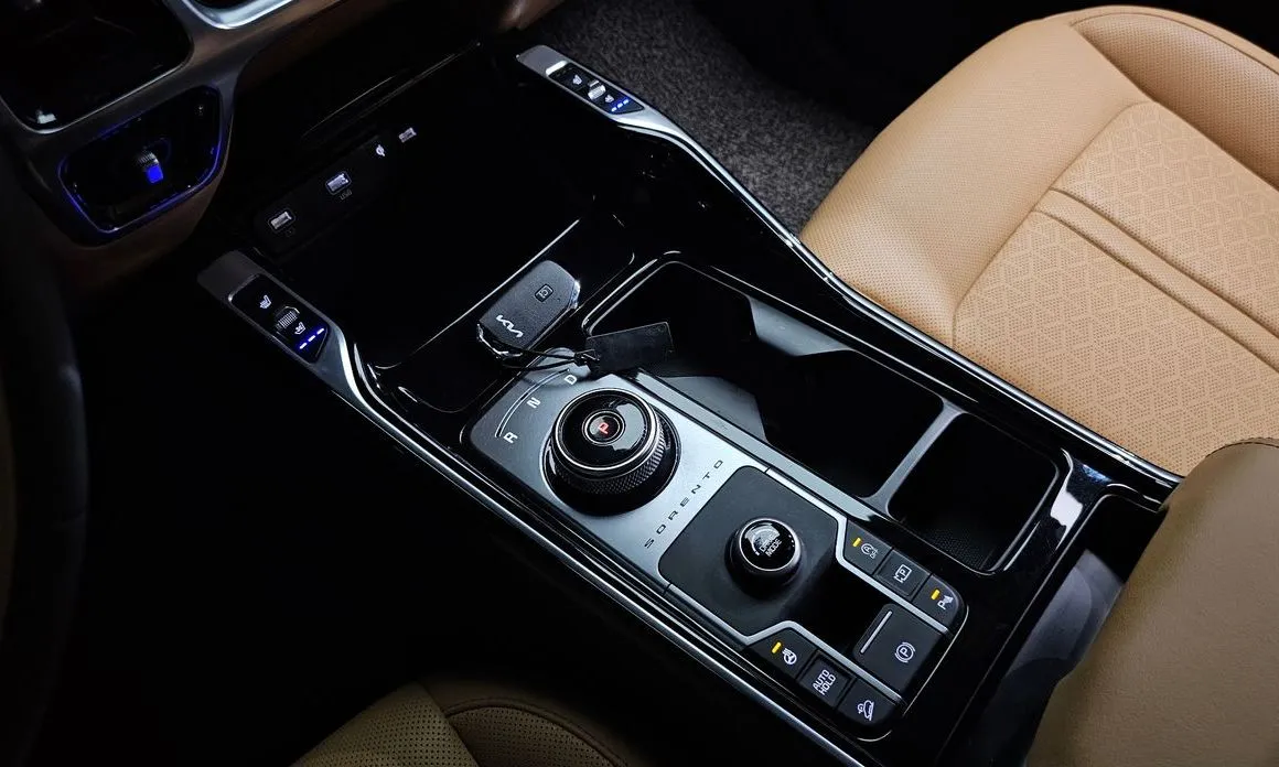 Kia Sorento — фото 7