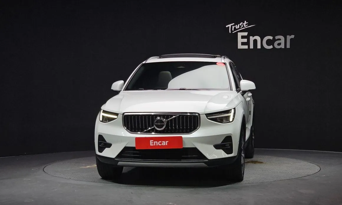 Volvo XC40 — фото 5