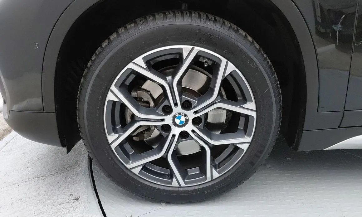 BMW X1 — фото 10