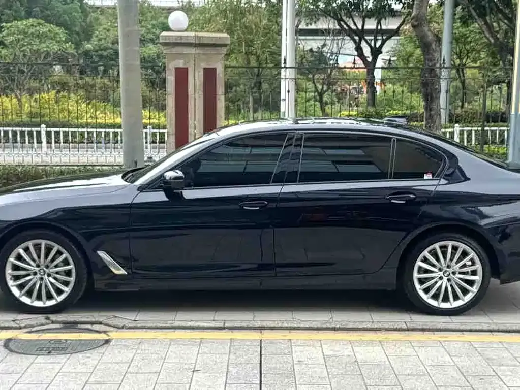 BMW 5 Series — фото 5