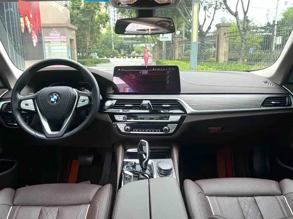 BMW 5 Series — фото 2