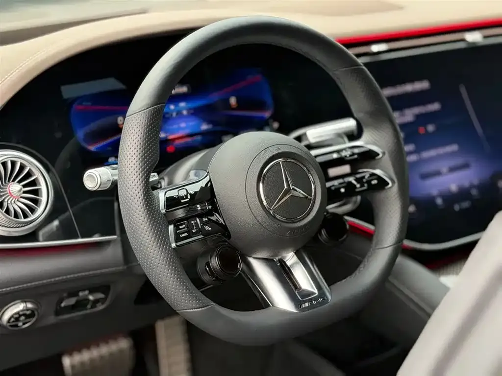 Mercedes-Benz EQS AMG — фото 4