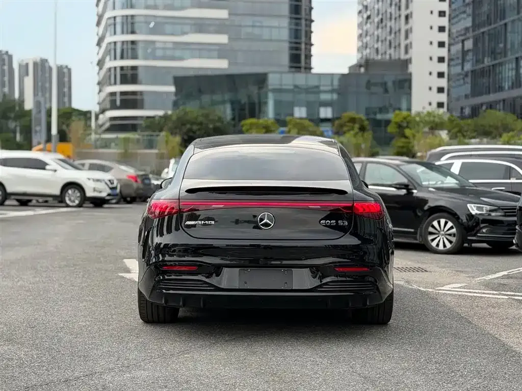 Mercedes-Benz EQS AMG — фото 8