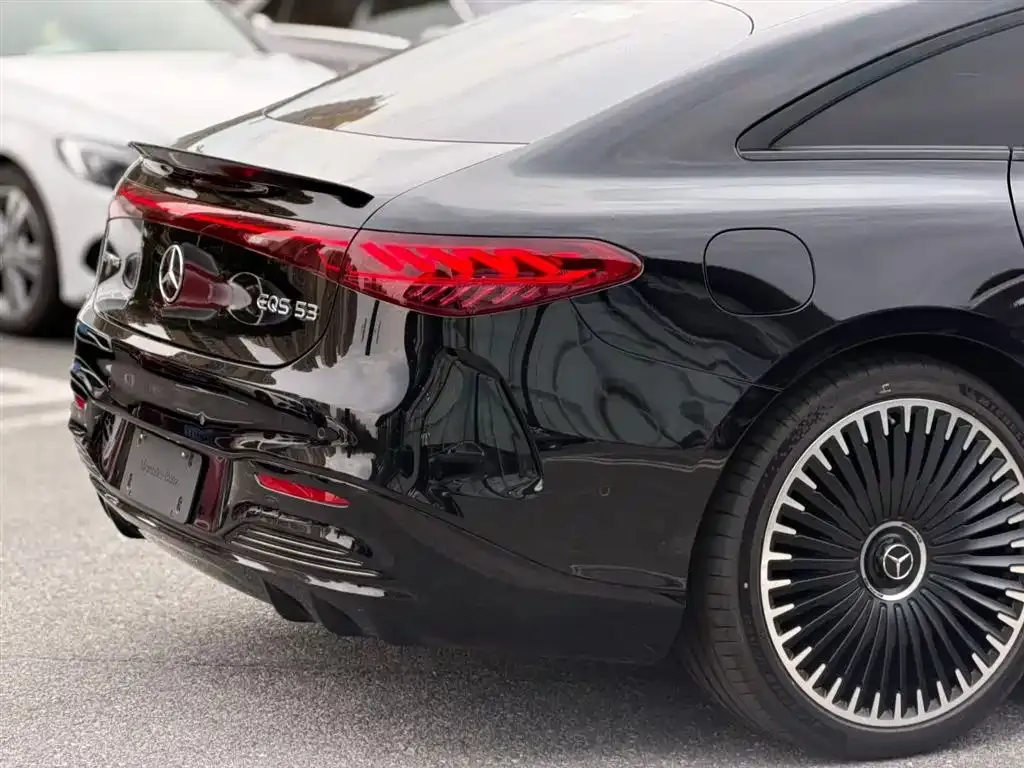Mercedes-Benz EQS AMG — фото 7