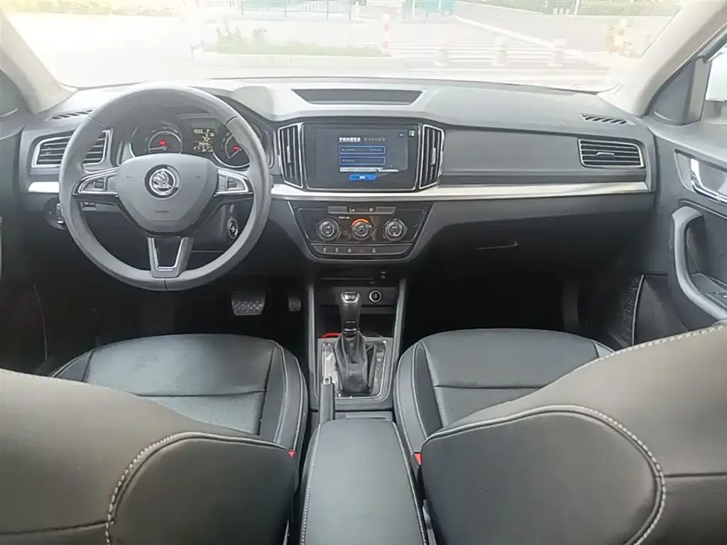 Skoda Kamiq — фото 2