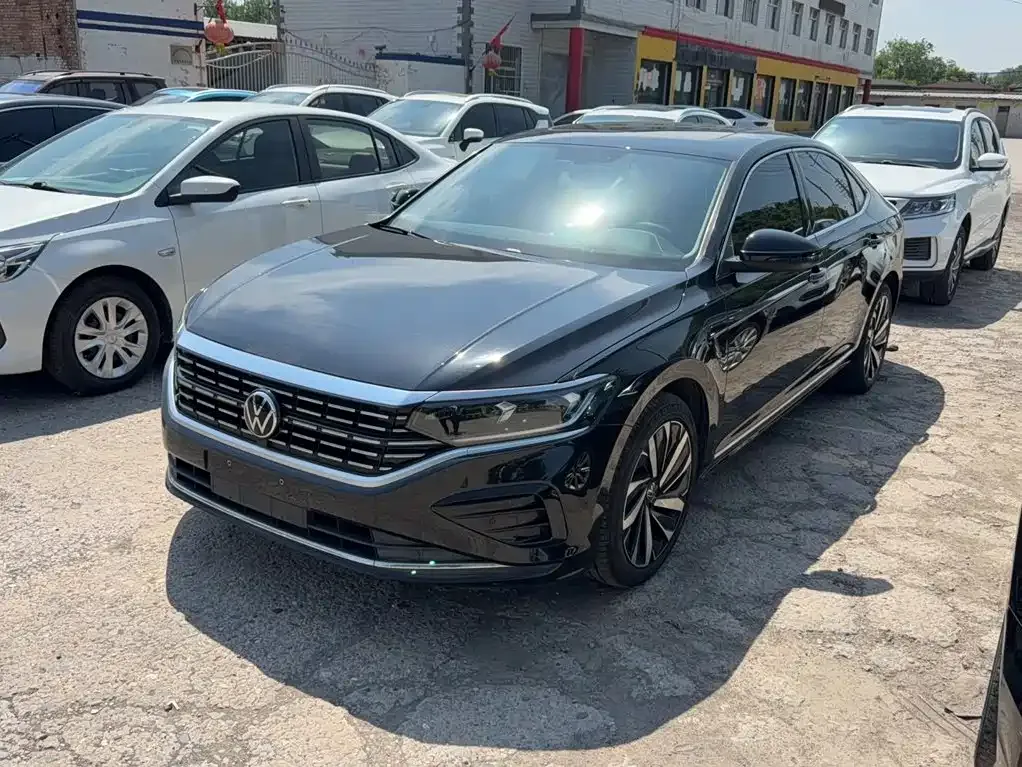 Volkswagen Passat — фото 1