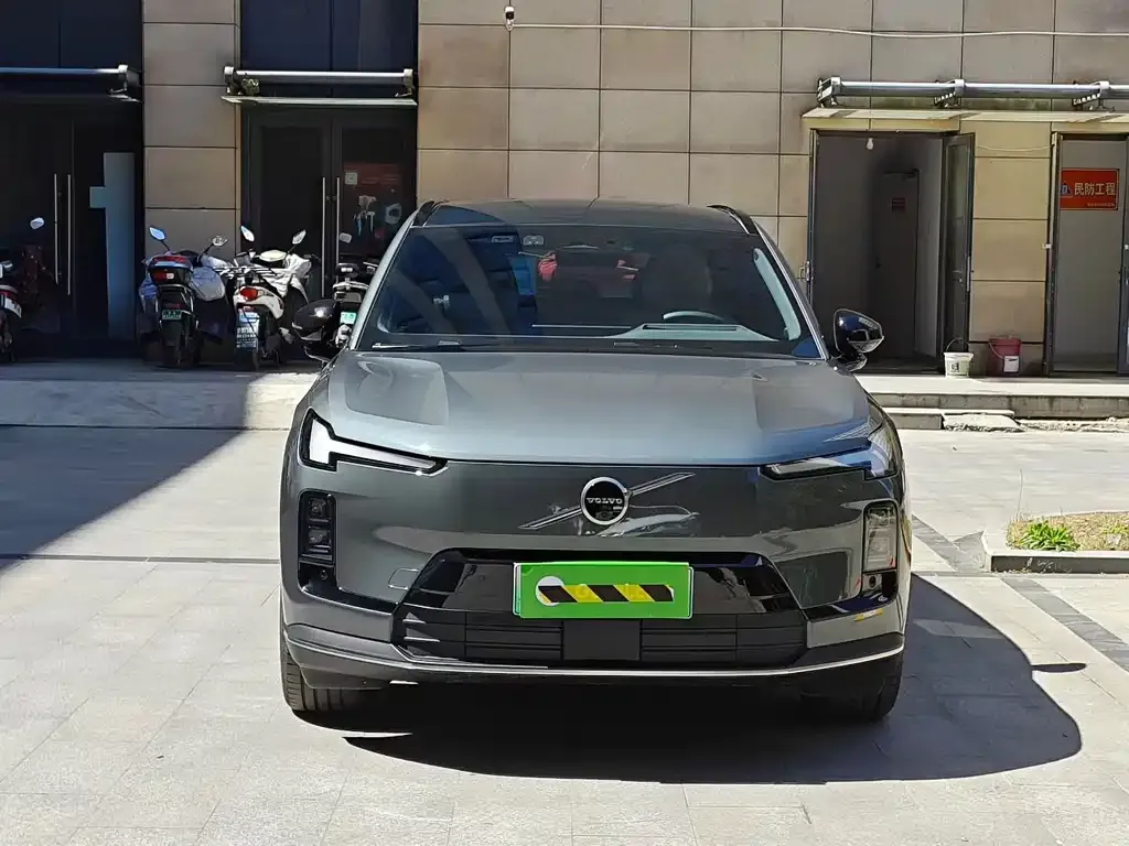 Volvo XC70 Plug-in Hybrid — фото 9