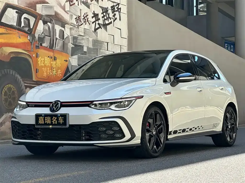 Volkswagen Golf GTI — фото 1