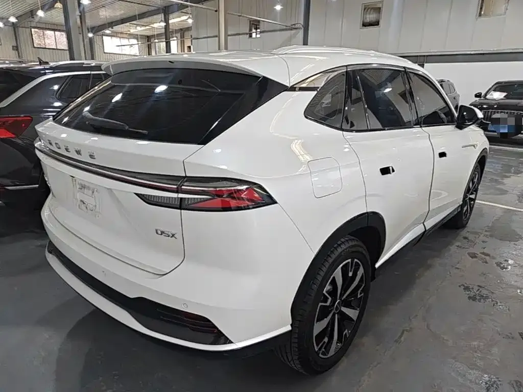 Roewe D5X DMH — фото 4
