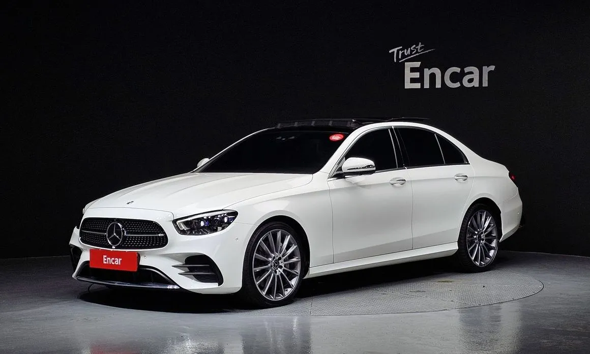 Mercedes-Benz E-Class — фото 1