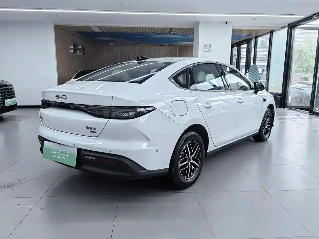 BYD Seal 05 DM-i — фото 3