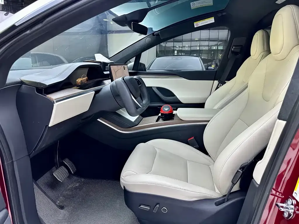 Tesla Model X — фото 6