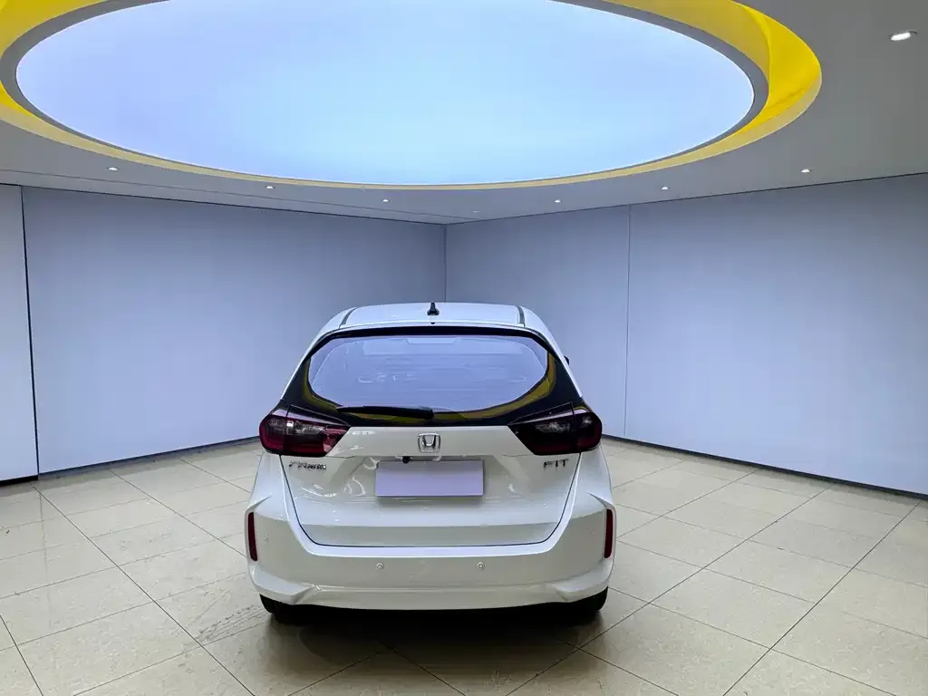 Honda Fit — фото 9