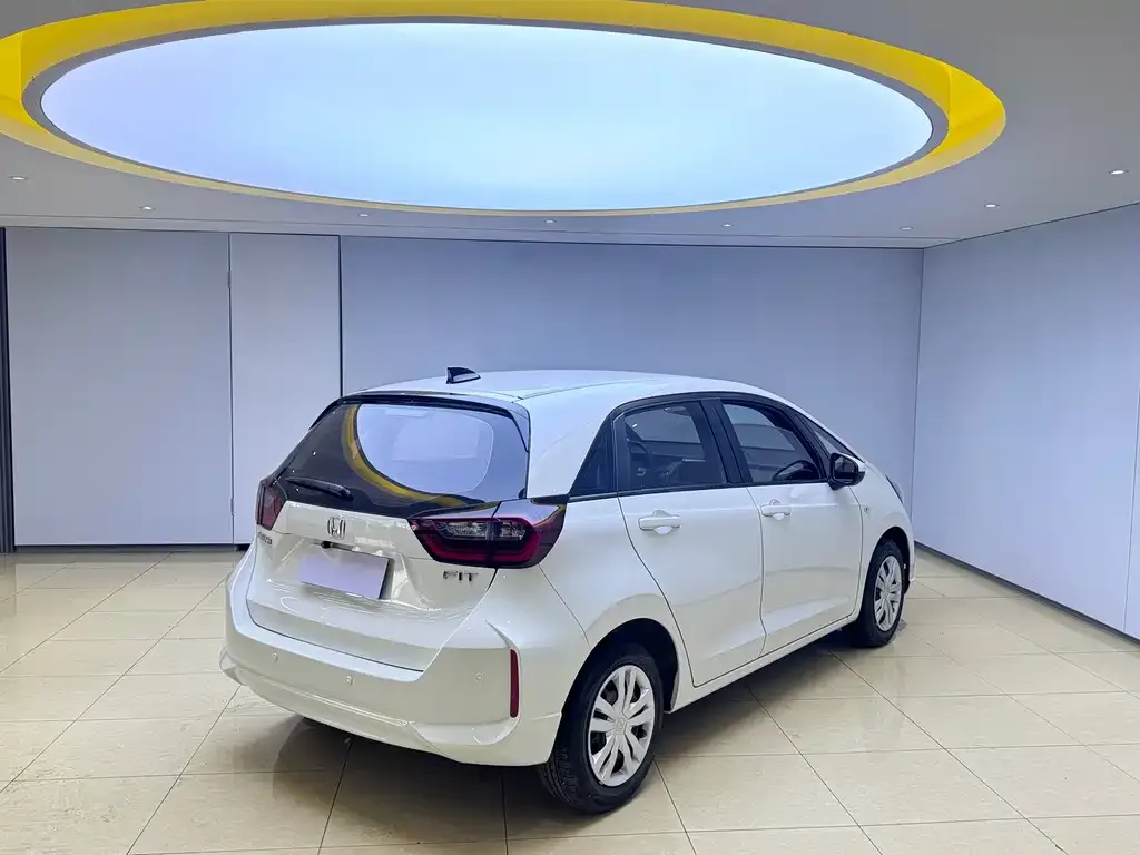 Honda Fit — фото 4