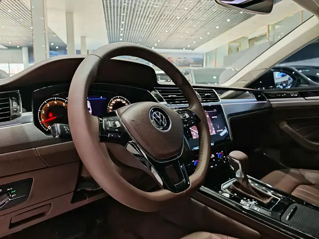 Volkswagen Phideon — фото 10