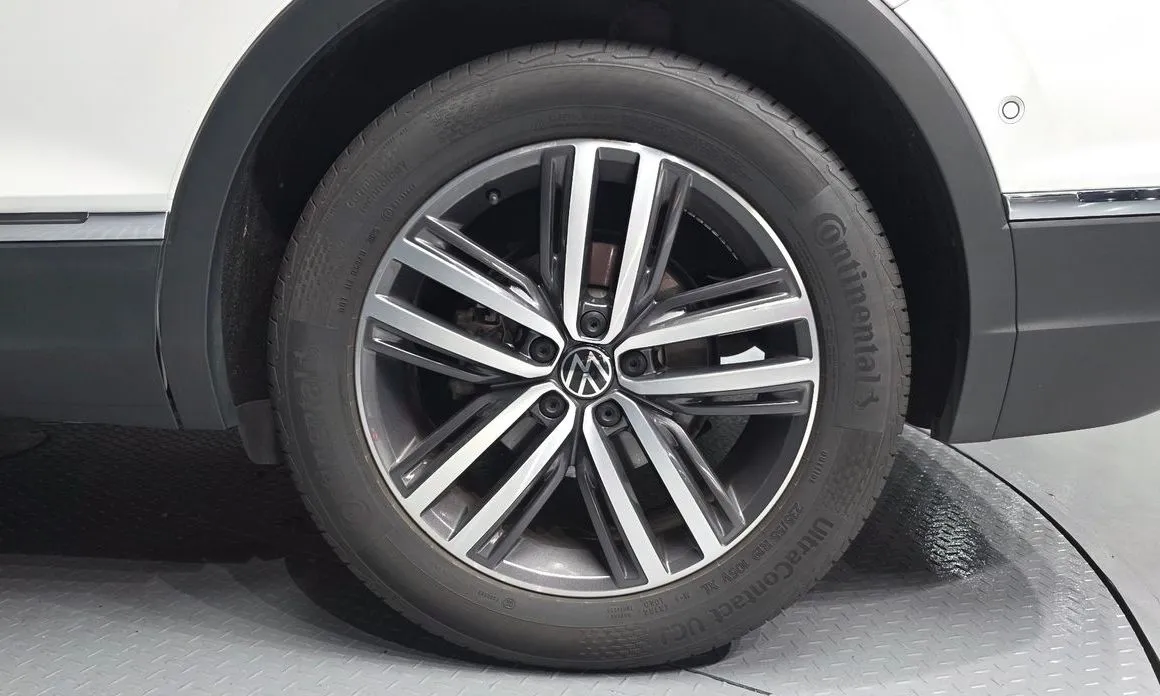 Volkswagen Tiguan — фото 9