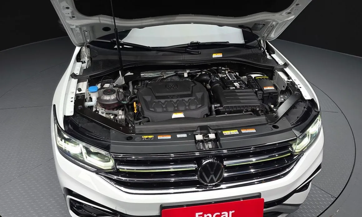 Volkswagen Tiguan — фото 8