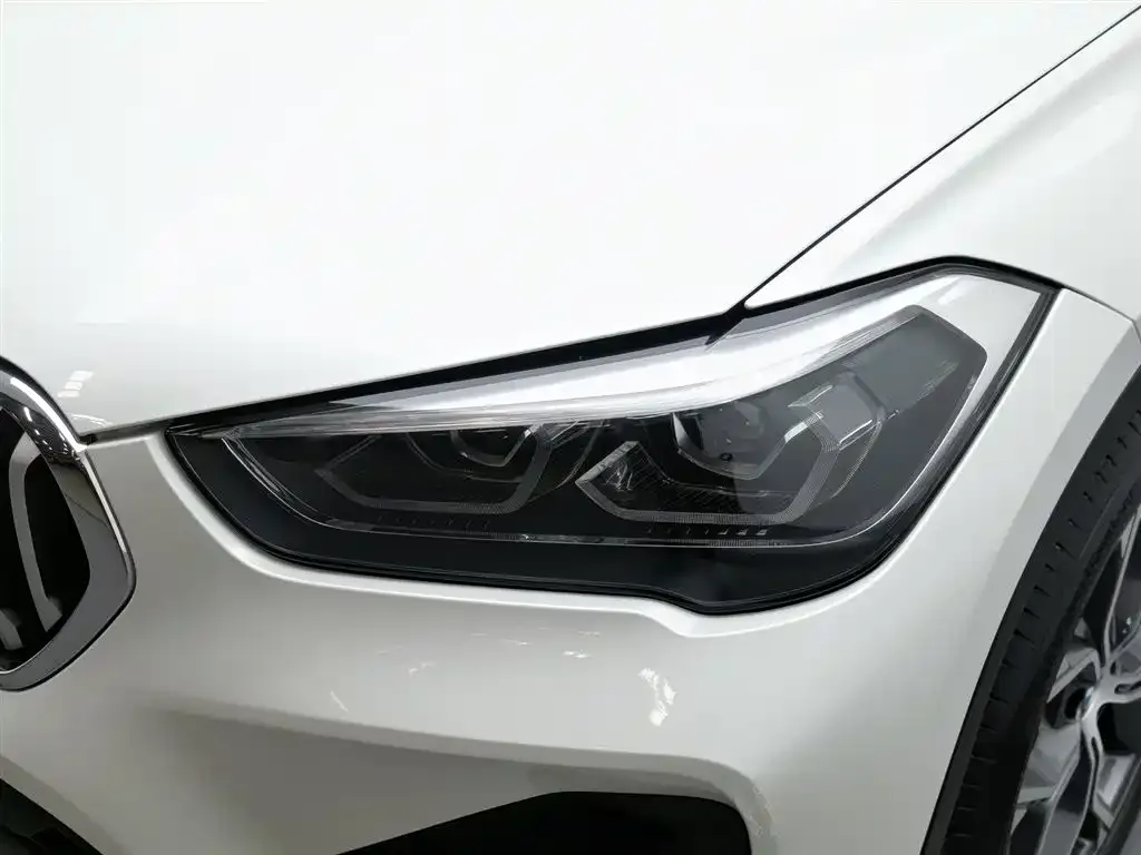 BMW X1 — фото 5