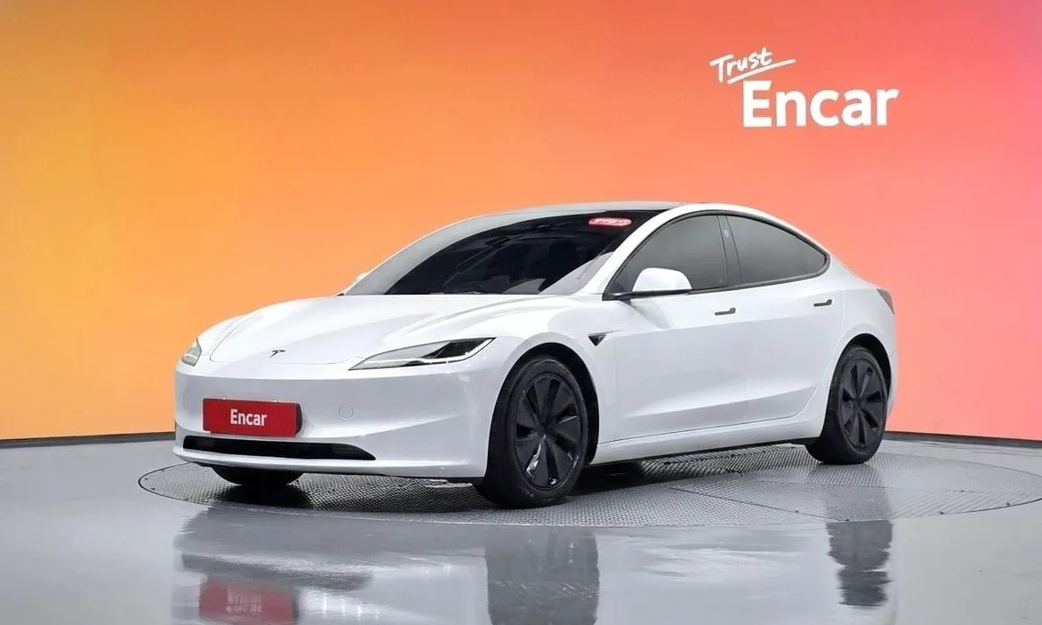 Tesla Model 3 — фото 1