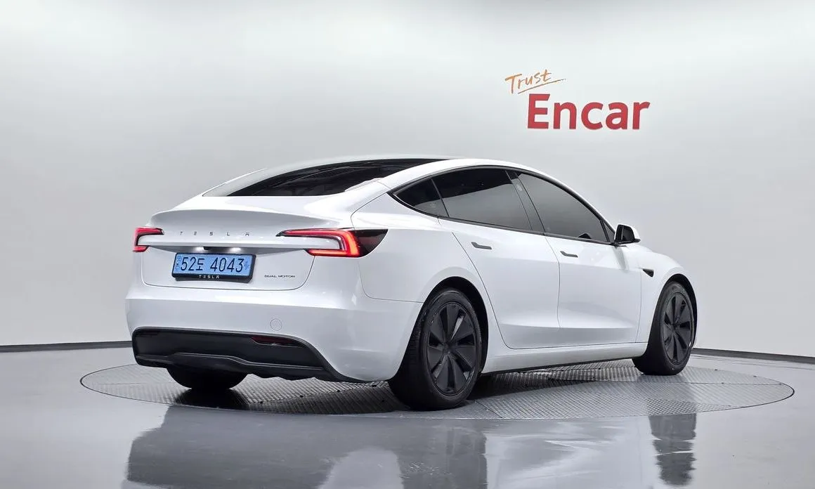 Tesla Model 3 — фото 2