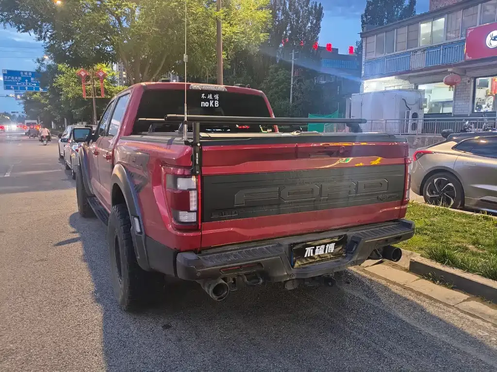 Ford F-150 Raptor — фото 9