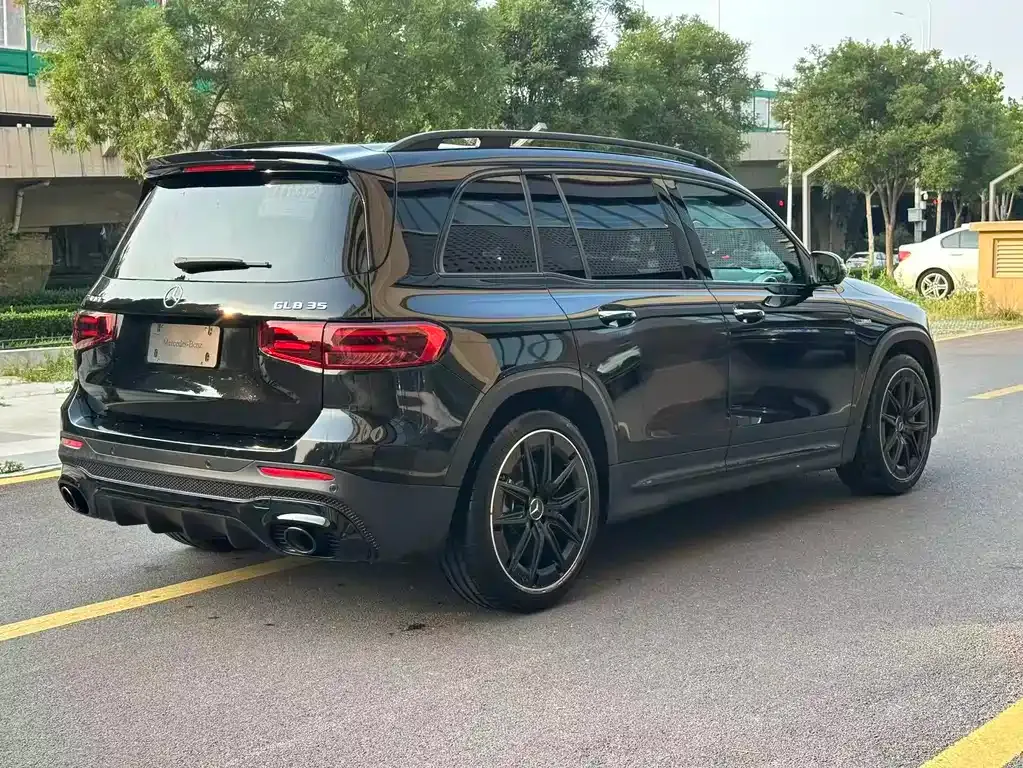 Mercedes-Benz GLB AMG — фото 9
