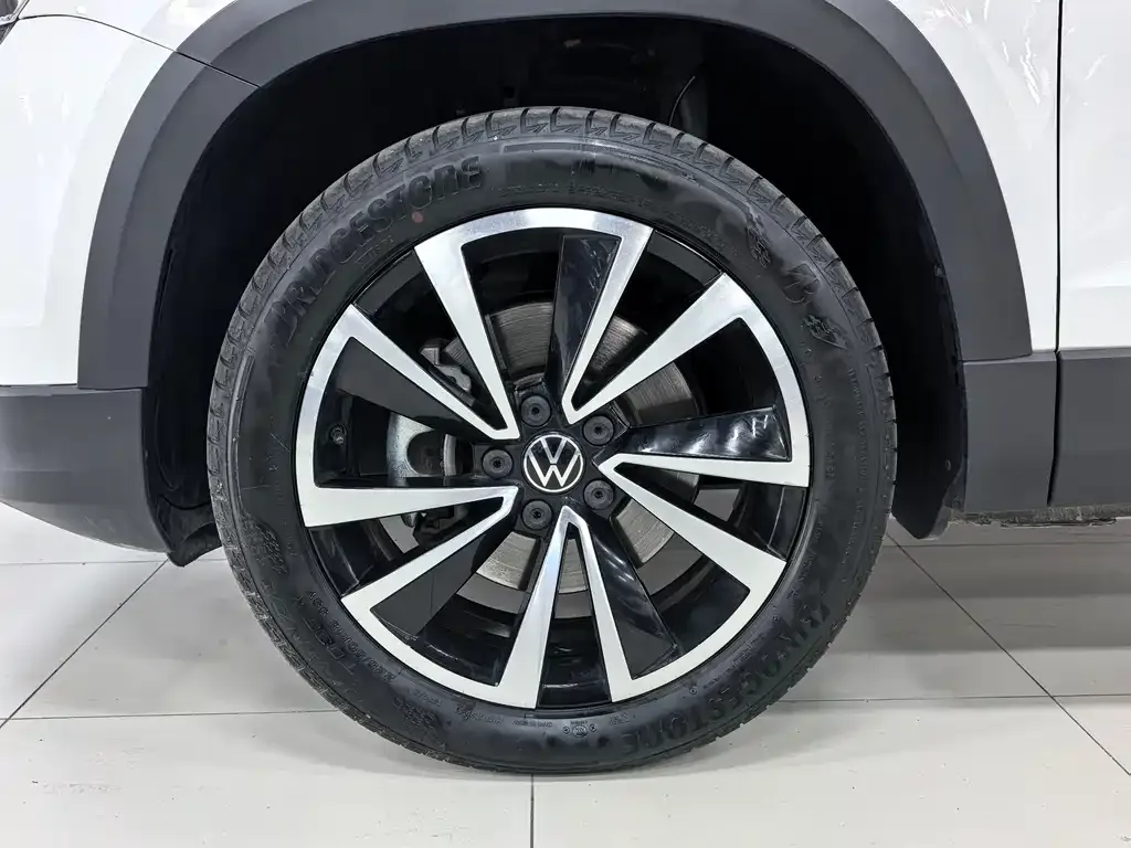 Volkswagen Tharu — фото 2
