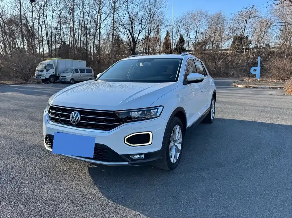 Volkswagen T-Roc — фото 1
