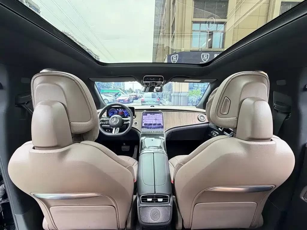 Mercedes-Benz EQE SUV — фото 4