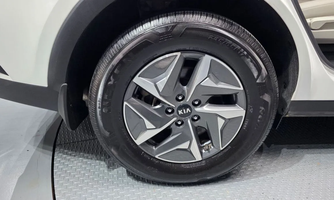 Kia Sorento — фото 6