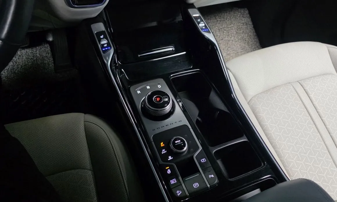 Kia Sorento — фото 7