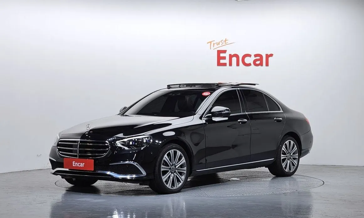 Mercedes-Benz E-Class — фото 1
