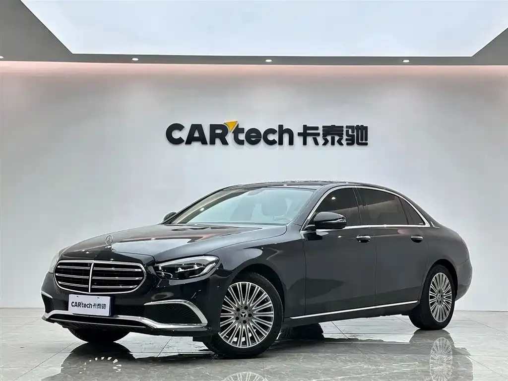 Mercedes-Benz E-Class — фото 1