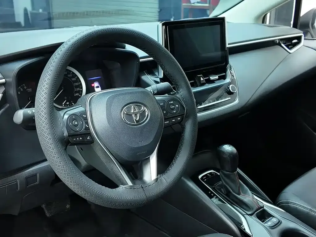 Toyota Corolla — фото 4