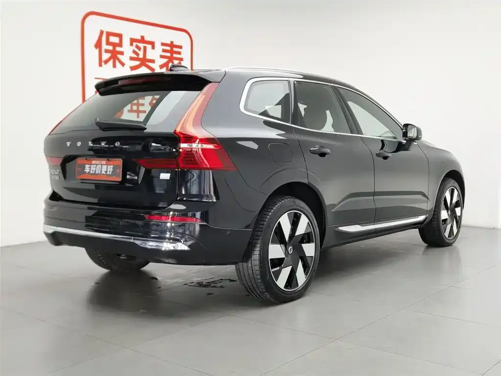 Volvo XC60 PHEV — фото 4