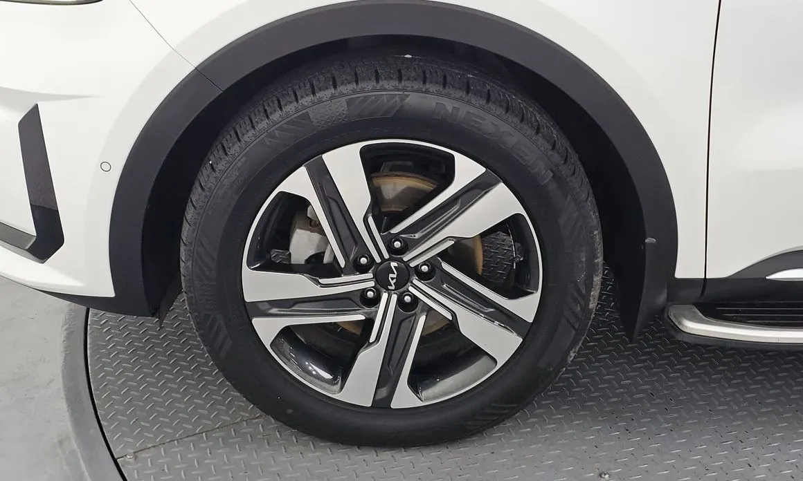 Kia Sorento — фото 10