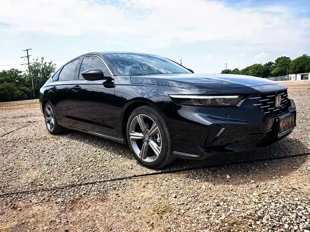Honda Accord — фото 10