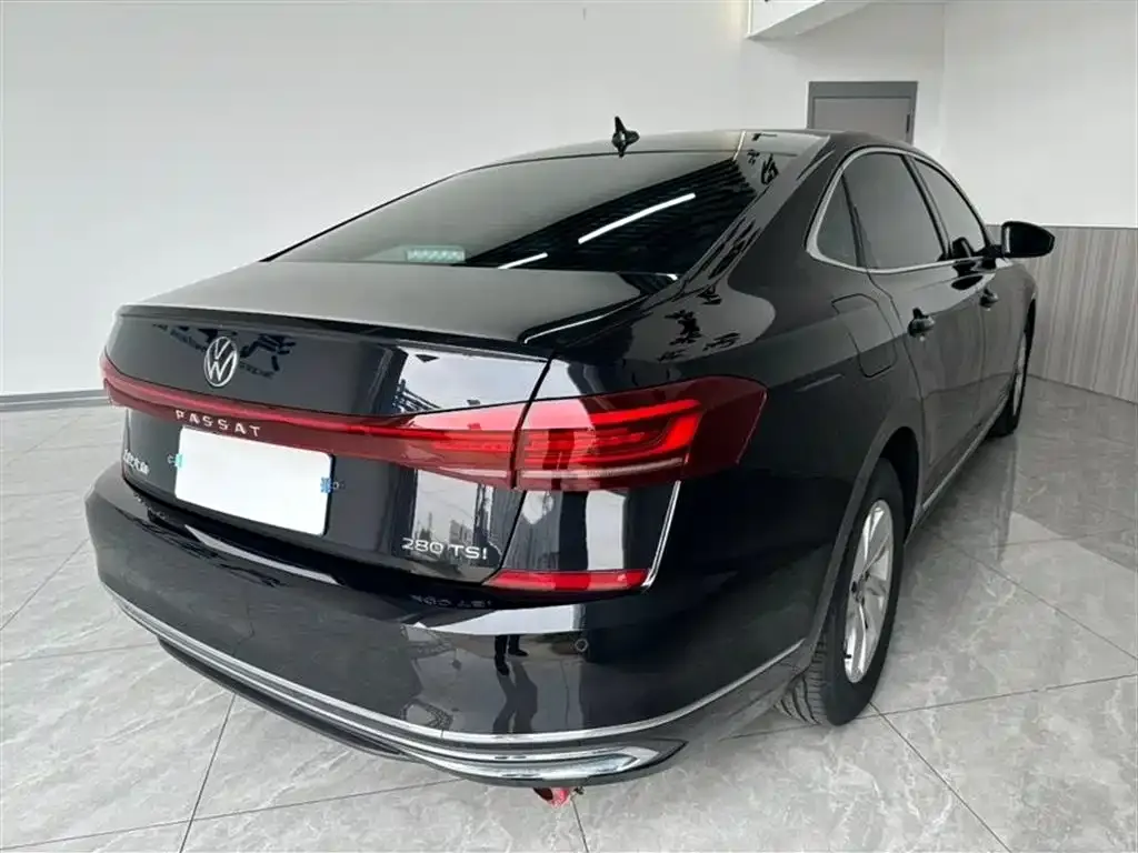 Volkswagen Passat — фото 6