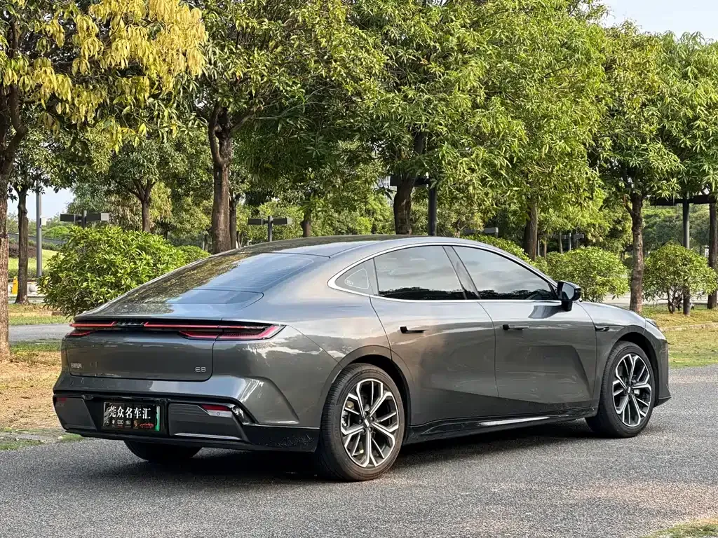 Geely Galaxy E8 — фото 10