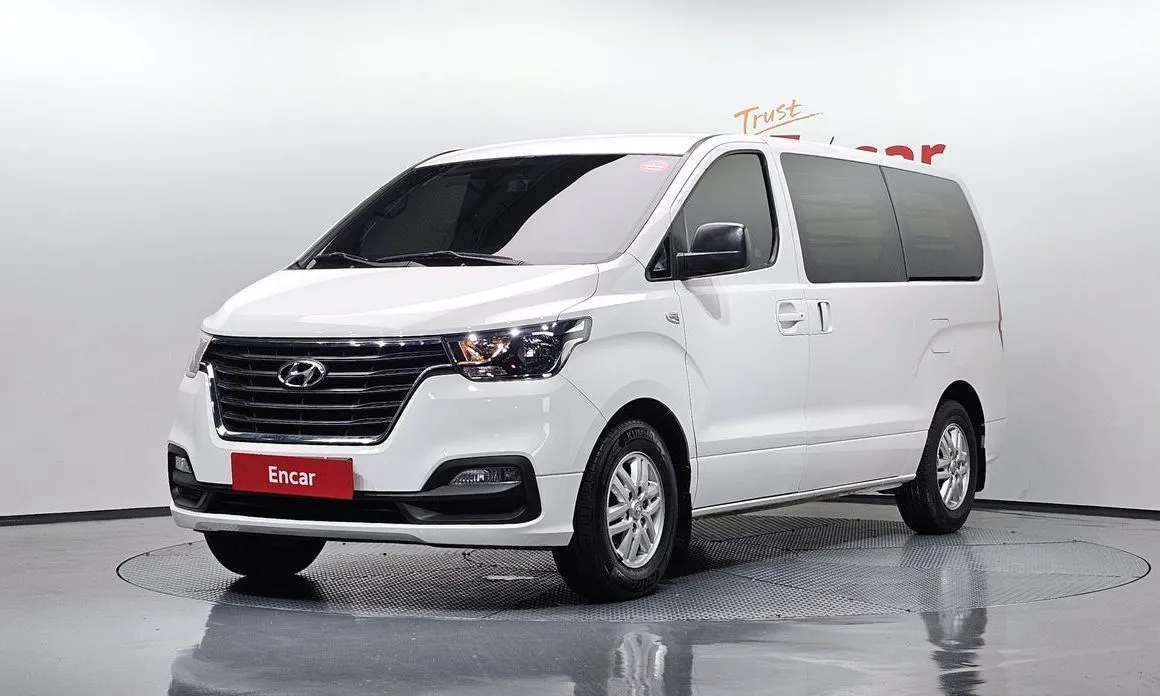 Hyundai Starex — фото 1